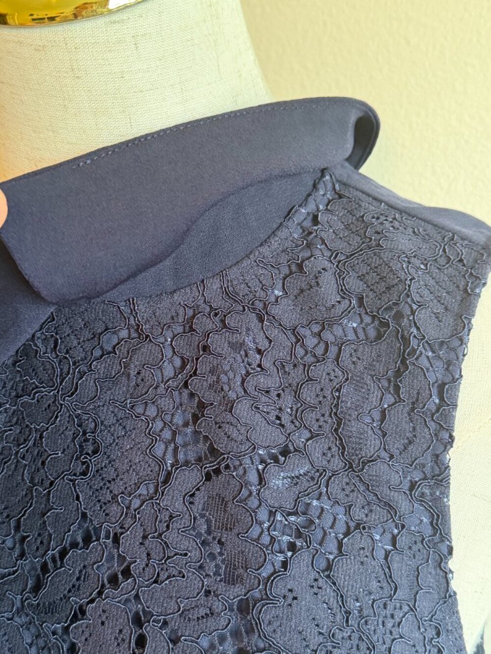 Banana Republic Blue Sleeveless Mixed Media Top S - Picture 6 of 10